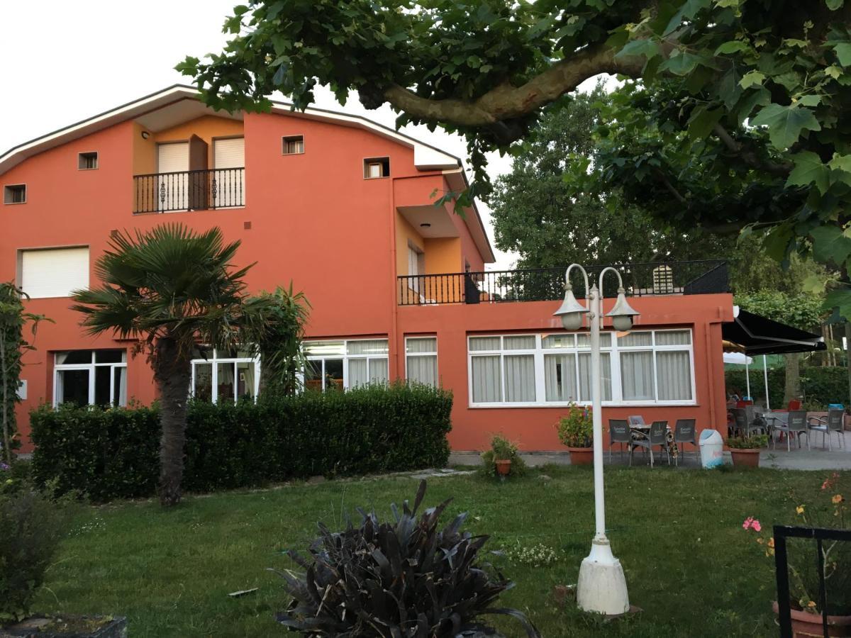 Hostal Restaurante Luz De Luna Villanueva De Arosa Ngoại thất bức ảnh